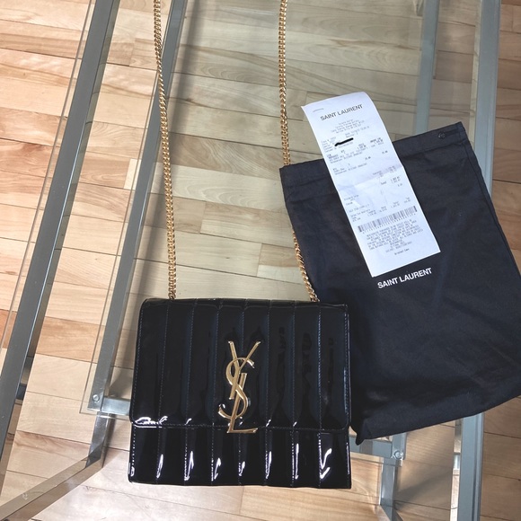 Yves Saint Laurent Handbags - Authentic, YVES SAINT LAURENT VICKY CHAIN WALLET IN BLACK PATENT LEATH…